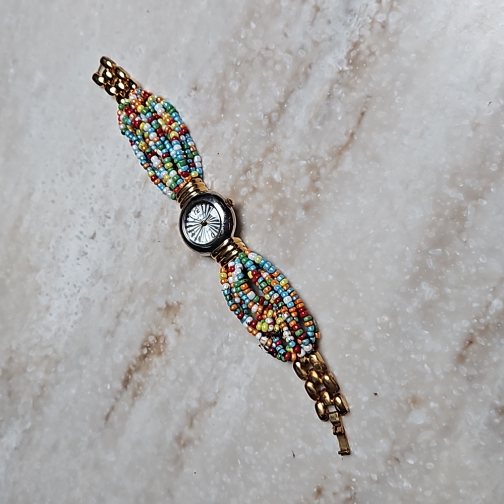 😍Beaded Band Gold Tone Fashion Watch😍